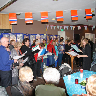 Ze zijn druk met de voorbereidingen voor het optreden 22 en 23 juni 2013 op het Zonneplein