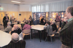 2007-Tentoonstelling-Personen-en-groepen-geopend-Piet-Roemer